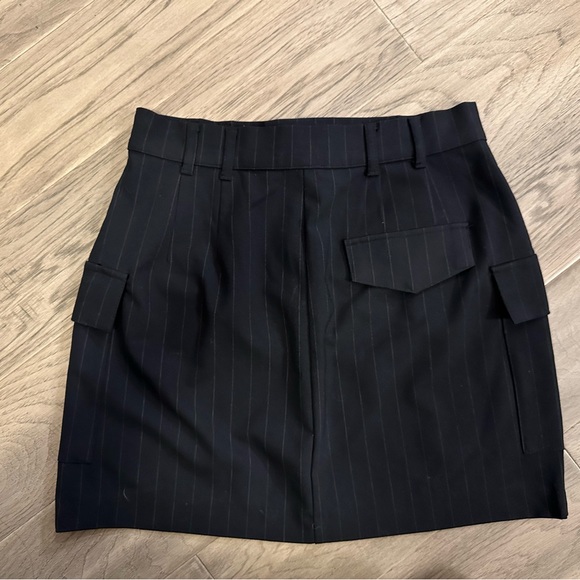 Zara Black mini  skirt with pocket details - Picture 5 of 5